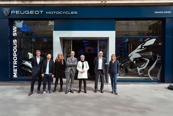 Peugeot Motocycles inaugure sa nouvelle identité à Paris, Pékin et Moscou